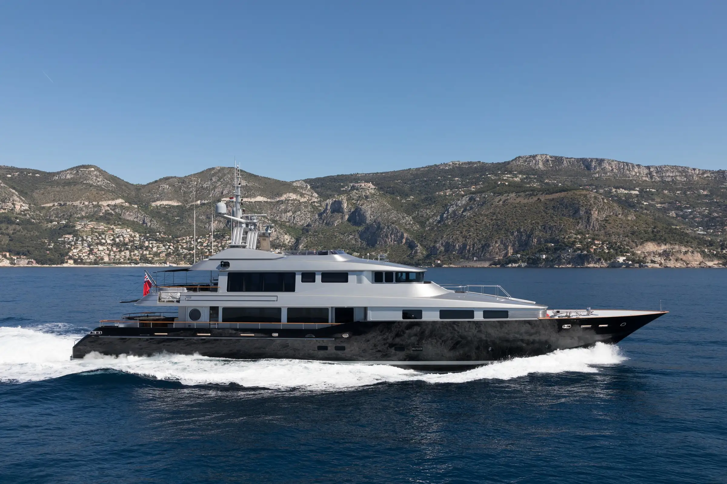 Cruising - Silver Dream - Warren Yachts - Torrens Luxury Collection