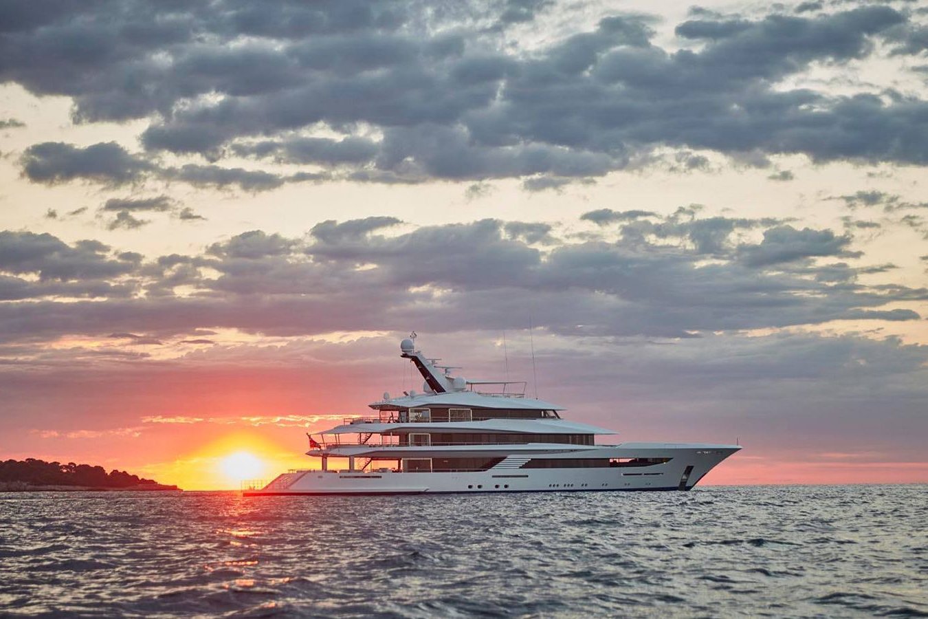 Yatch and sunset - Buyers Agent Services - TLC