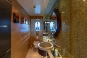 Main deck dayhead - Scott Free - Yacht for Sale - Torrens Luxury Collection