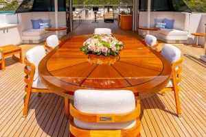 Sun deck al fresco dining - Scott Free -  Yacht for Sale - Torrens Luxury Collection