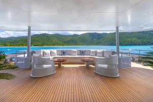 Main deck aft - Scott Free - Yacht for Sale - Torrens Luxury Collection