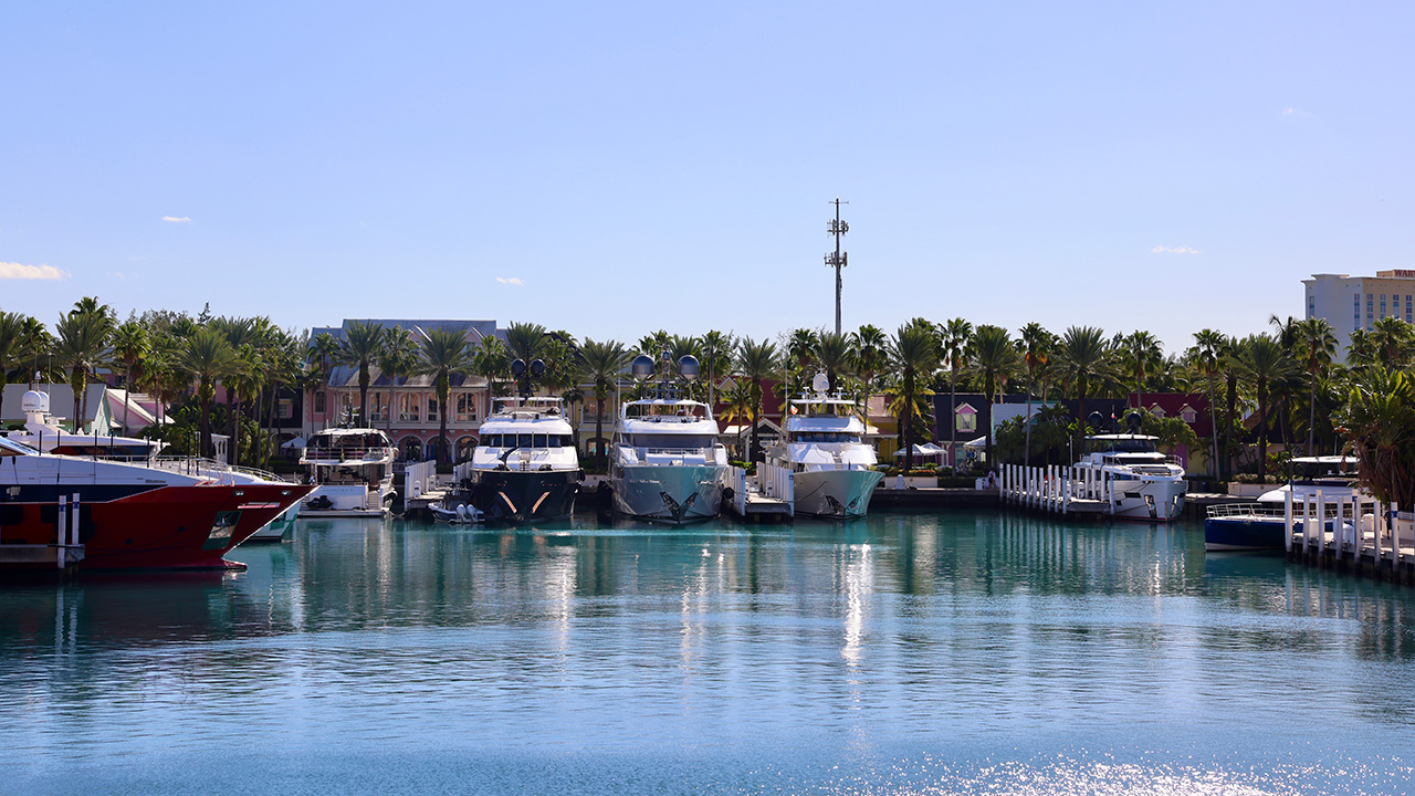 Bahamas Crystal Water Elite Docks - Torrens Luxury Collection