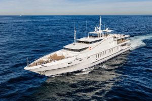 Cruising - OCEANA Oceanfast Yacht for Sale - Torrens Luxury Collection