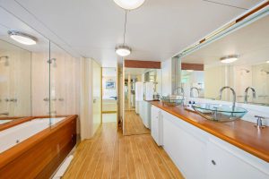 Ensuite - OCEANA Oceanfast Yacht for Sale - Torrens Luxury Collection