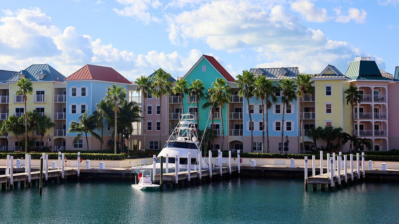 Pastel Harbor Yacht Dawn - Torrens Luxury Collection