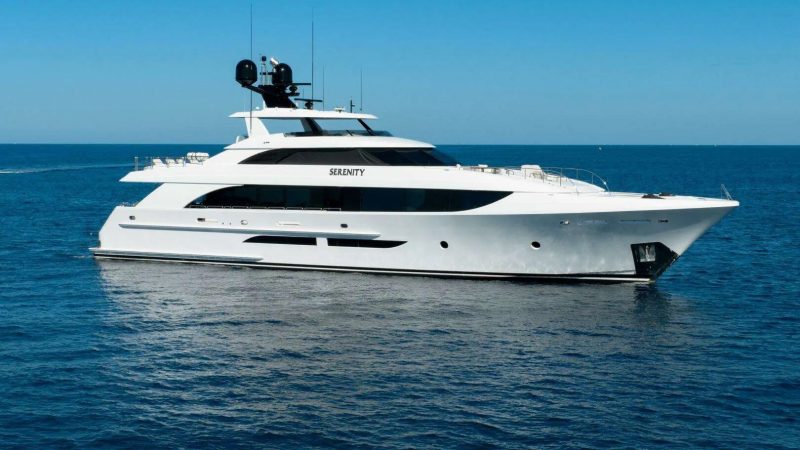 SERENITY 125ft Westport Exterior Profile