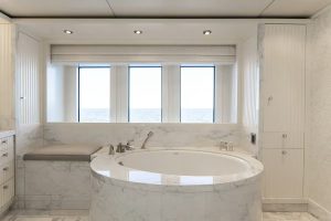 Bathtub Trinity Yachts - CARPE DIEM Yacht for Sale - Torrens Luxury Collection